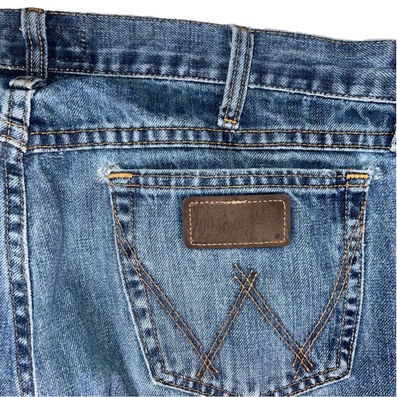 **WRANGLER** 20X STRAIGHT LEG JEANS 34X36 (msr 33"x35") - Picture 5 of 7